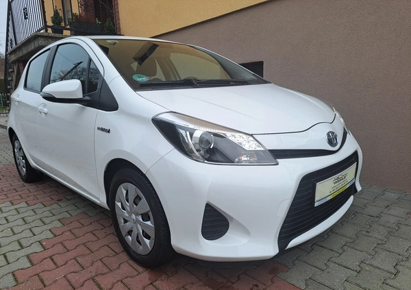 Toyota Yaris cena 41990 przebieg: 113434, rok produkcji 2013 z Chodzież małe 277